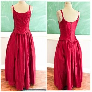 Vintage y2K jessica McClintock Ballgown Red and Black corset size 7-8